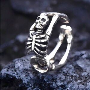 Silver Spooky Skeleton Ring NEW 🏷️